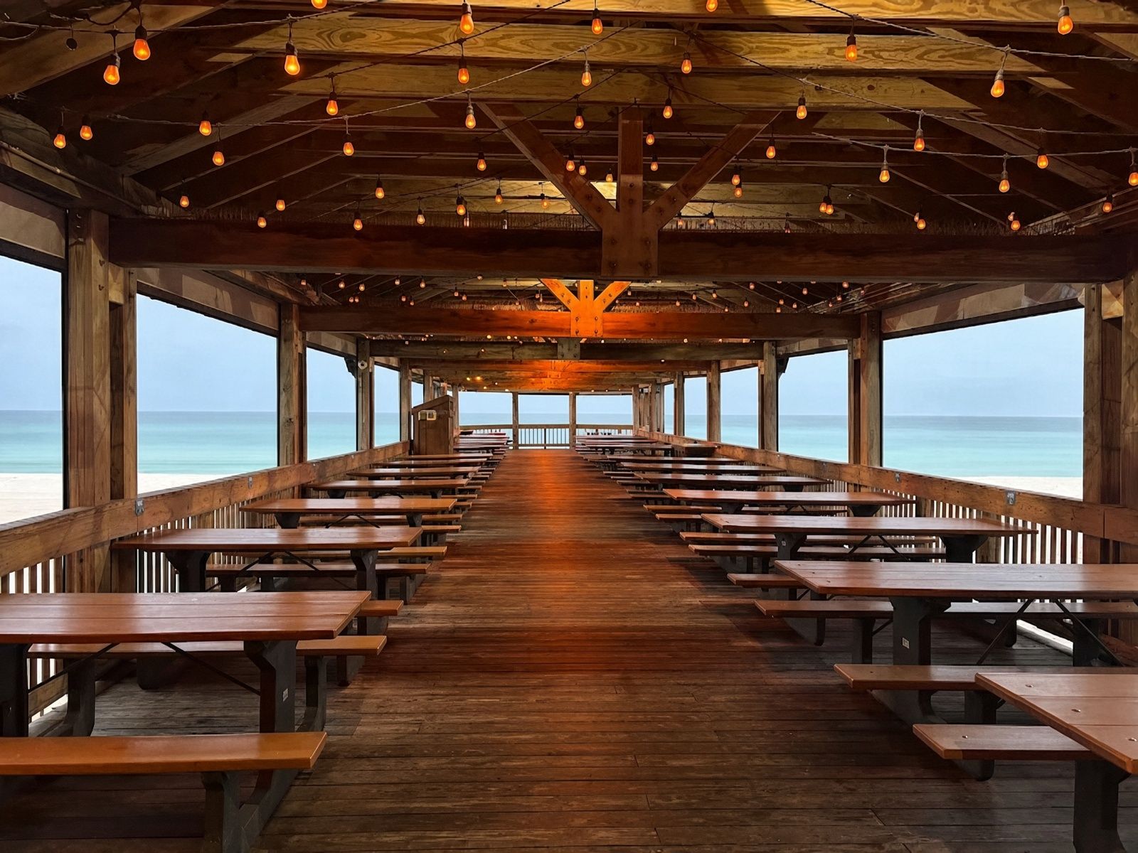 Pineapple Willy's dining room on the pier, looking out at the Gulf
