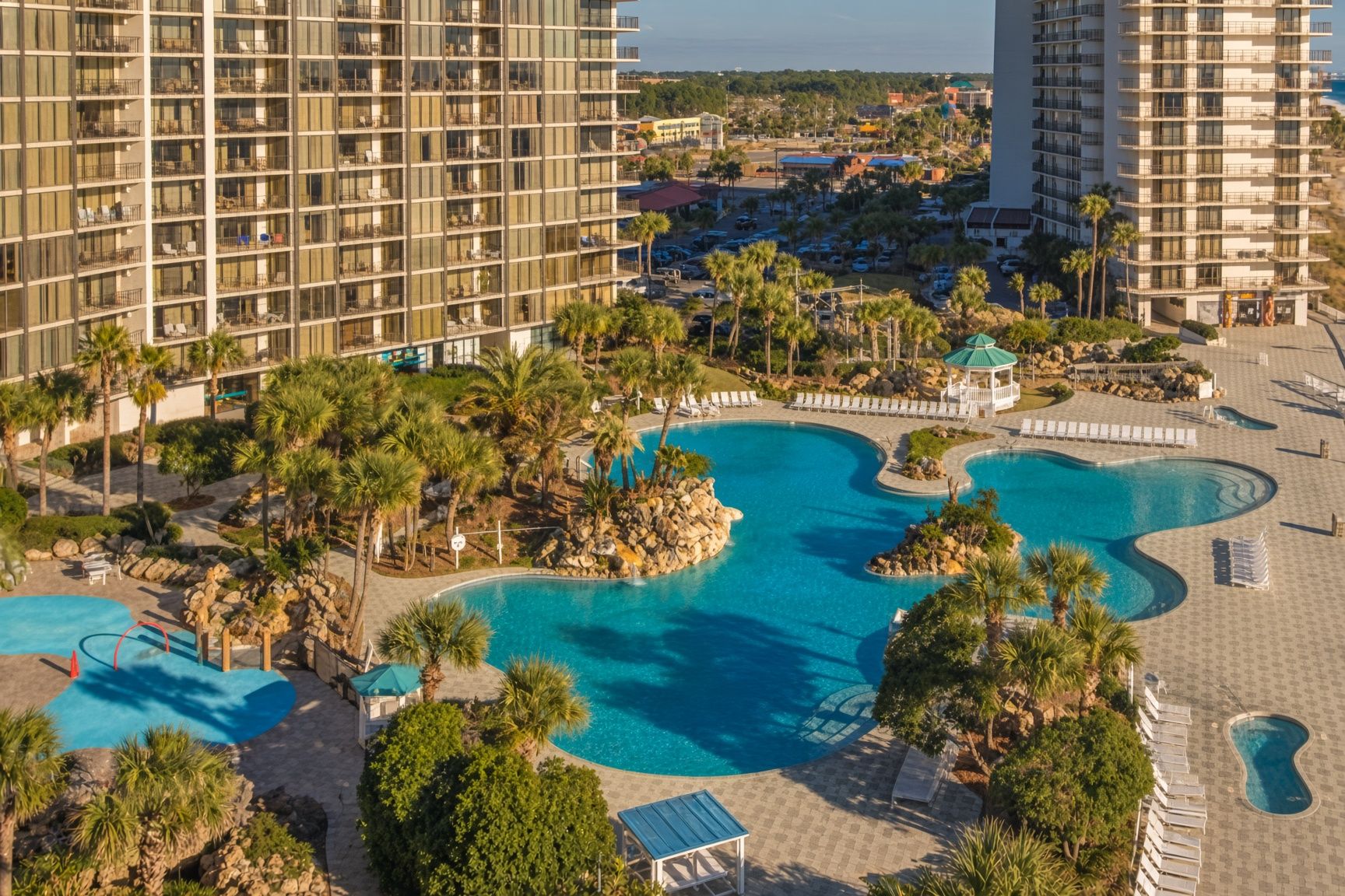 A resort pool courtyard at Edgewater
