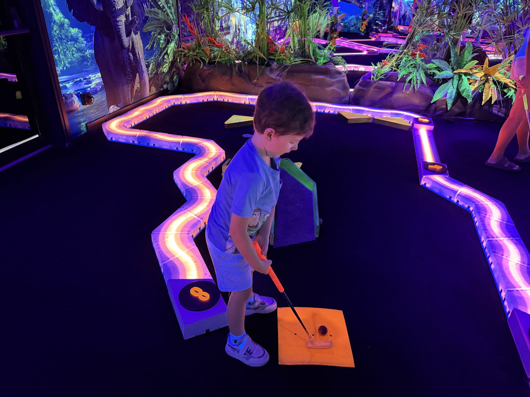 Rainforest Black Light